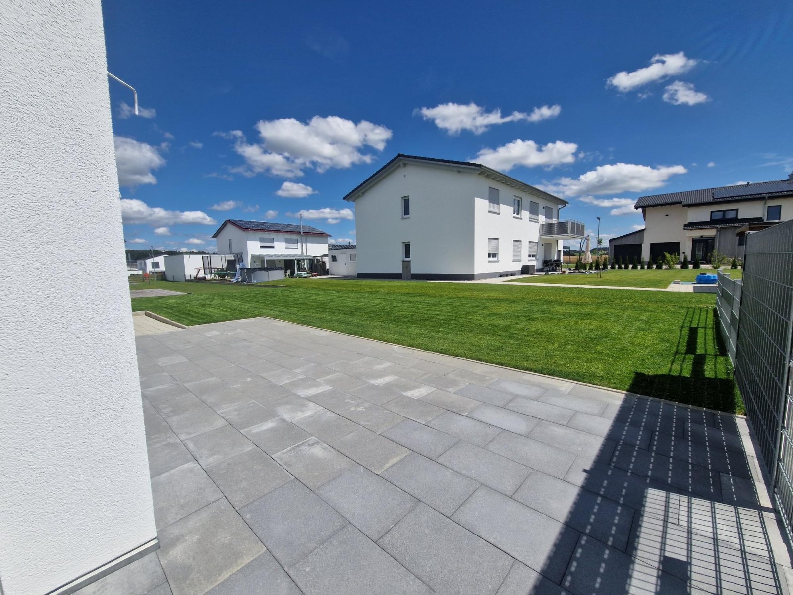 Terrasse und Gartenbereich